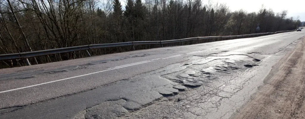 types of road cracks